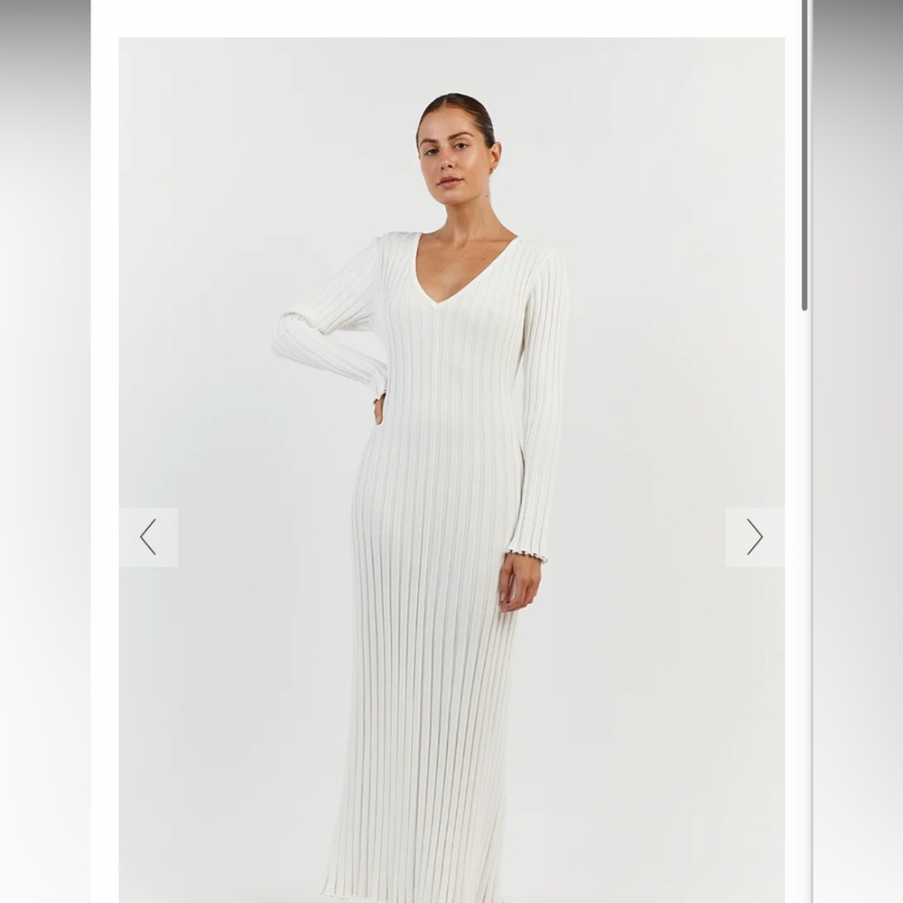 Beautiful long sleeve maxi dress from DISSH.